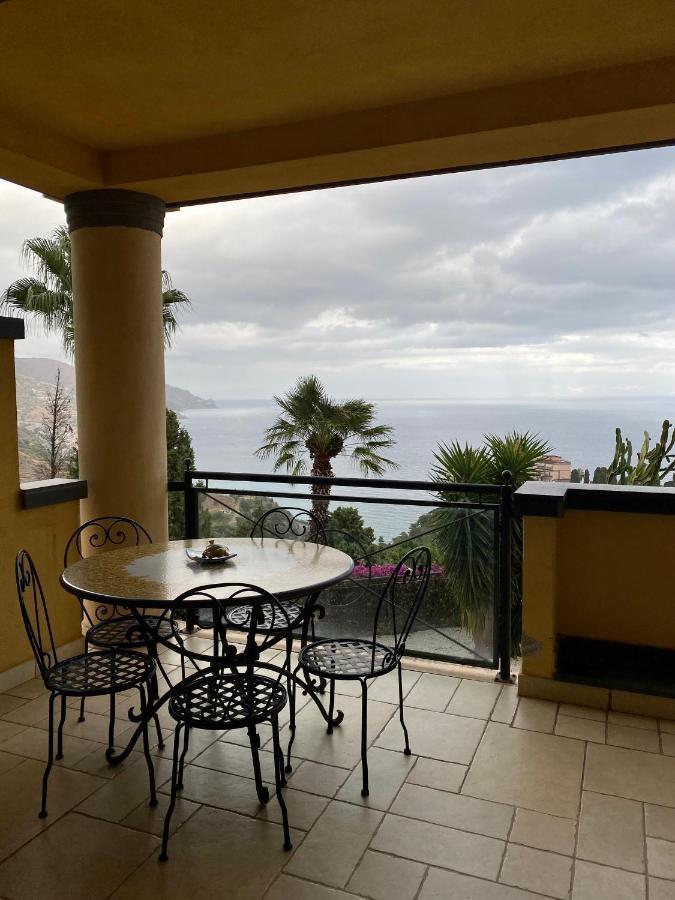 Taormina Bella Vista Apartment In Center With Pool By Taormina Holidays Εξωτερικό φωτογραφία